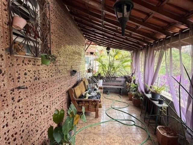 Casa com 4 dormitórios à venda, 213 m² por R$ 820.000 São Bernardo Juiz de Fora/MG