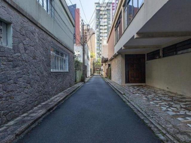 Casa com 4 dormitórios à venda, 238 m² por R$ 1.450.000,00 Centro Curitiba/PR