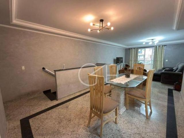 Casa com 4 dormitórios à venda, 240 m² por R$ 1.400.000,00 Pompéia Santos/SP