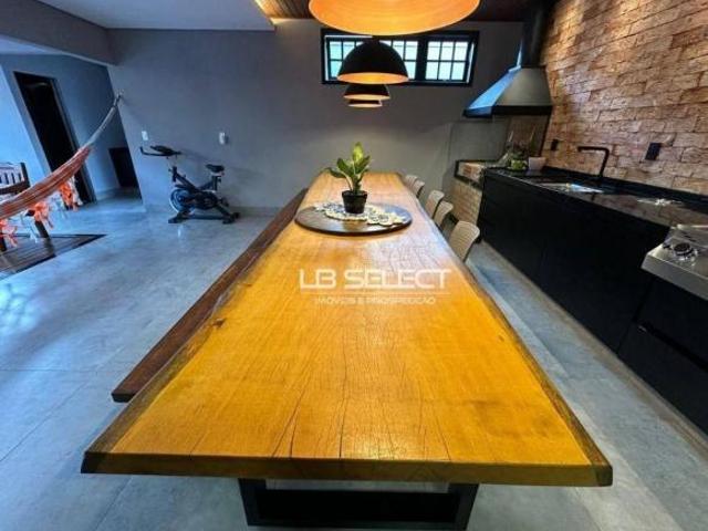 Casa com 4 dormitórios à venda, 270 m² por R$ 1.400.000,00 Buritis Uberlândia/MG