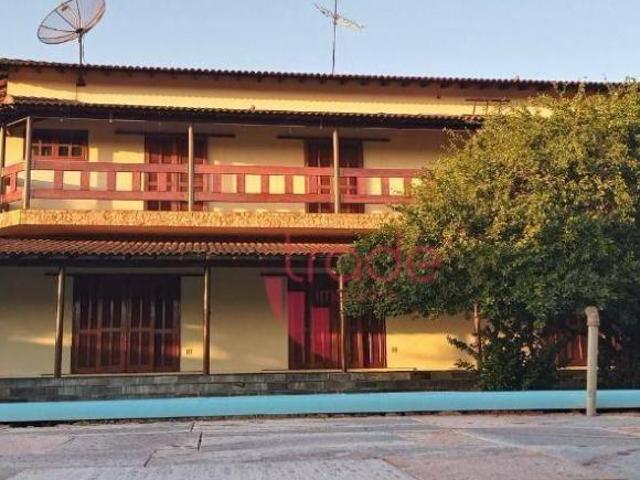 Casa com 4 dormitórios à venda, 798 m² por R$ 1.600.000