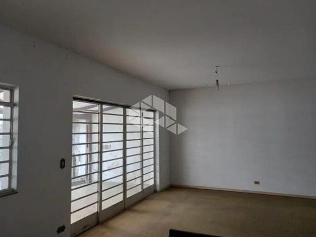 Casa com 4 dormitórios e 4 vagas na Vila Irmãos Arnoni