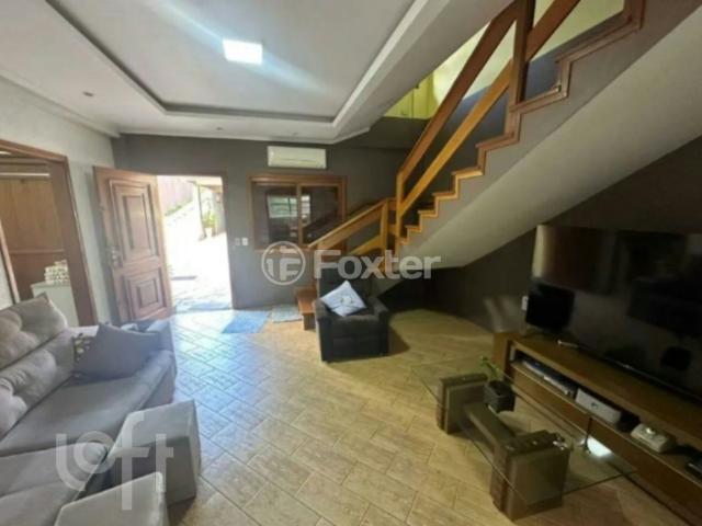 Casa com 4 dormitórios em Porto Alegre