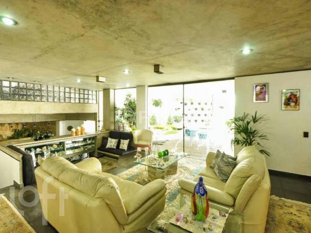 Casa com 4 dormitórios em São Paulo