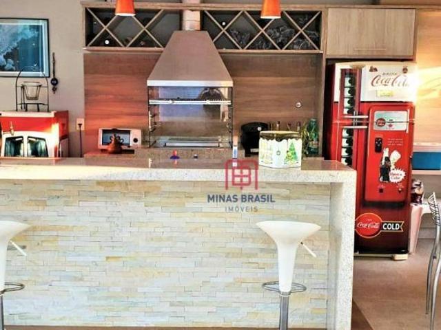 Casa com 4 dormitórios, sendo 1 suíte master, com excelente localização, no Bairro Morro Chic, em It