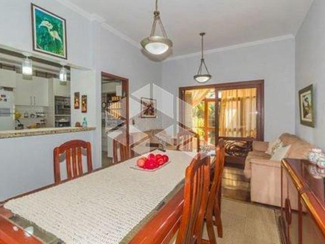 CASA COM 4 DORMITÓRIOS SENDO 1 SUÍTES