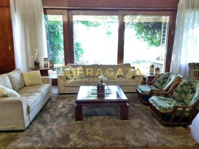 Casa com 4 dormitórios, 1 suíte, 3 vagas de garagem à venda, 280 m² Pacaembu São Paulo/SP