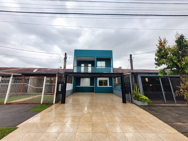 Casa com 4 Dormitórios, 2 Suítes e Pátio