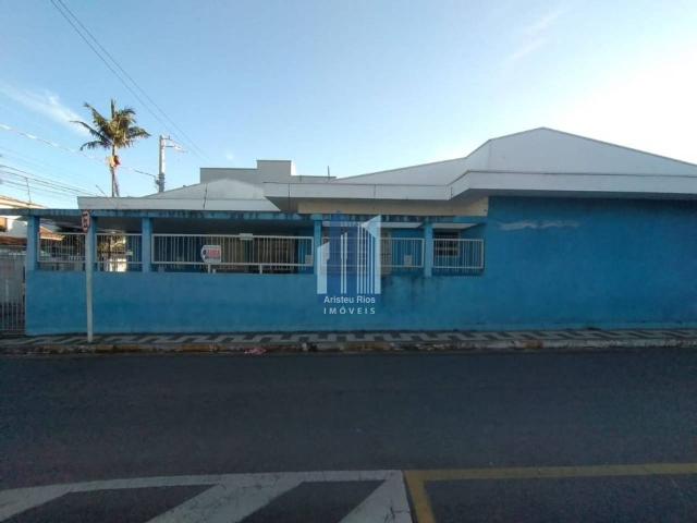Casa com 4 quartos, 174 m²