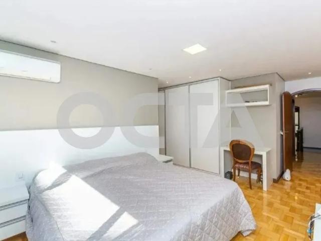 Casa com 4 quartos, 173m² Petrópolis