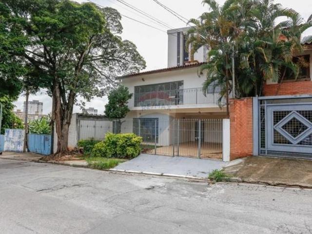 Casa com 4 quartos 1 suíte e 350.m² de área construída à venda no Jardim Europa