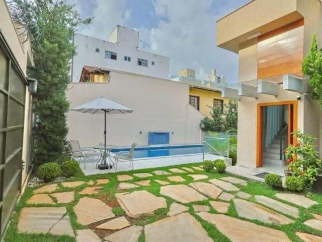 Casa com 4 quartos, 280 m² venda por R$ 2.990.000 ou aluguel por R$ 16.000/mês Castelo Belo Ho