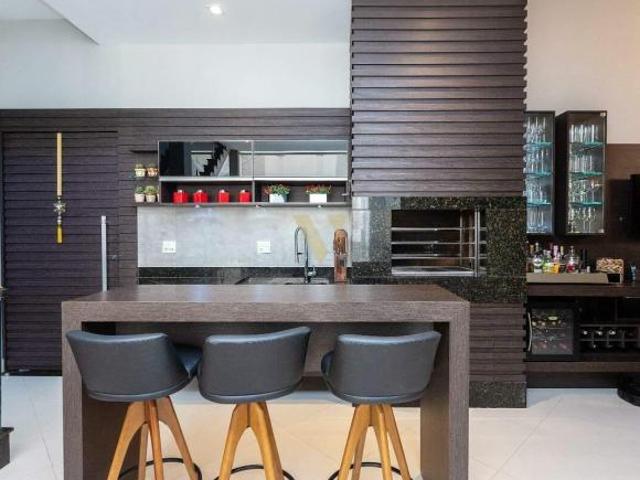 Casa com 4 quartos, 309m² no Mossunguê | Ecoville