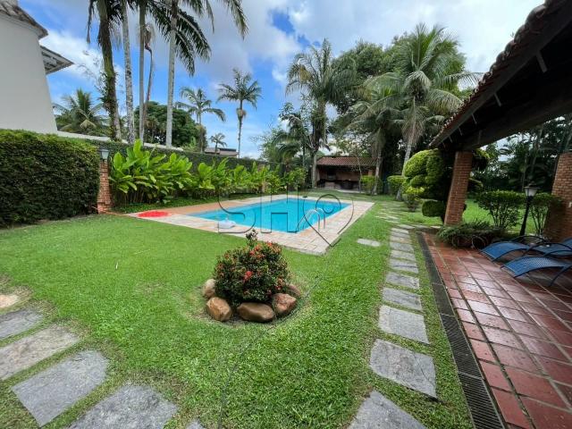 Casa com 4 quartos, 398 m², para locação anual Jardim Acapulco Guarujá/SP