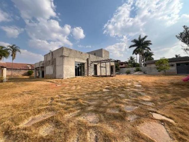 Casa com 4 Quartos Condomínio Churrasqueira Lote de 2.500m² na Quadra 05 em Park Way