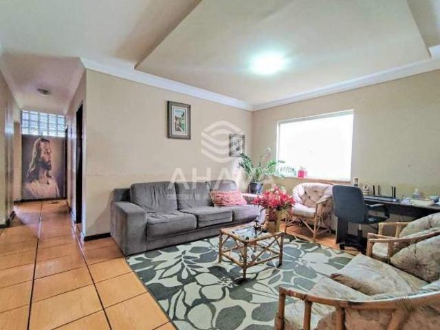 Casa com 4 Quartos à Venda, 420m², Planalto