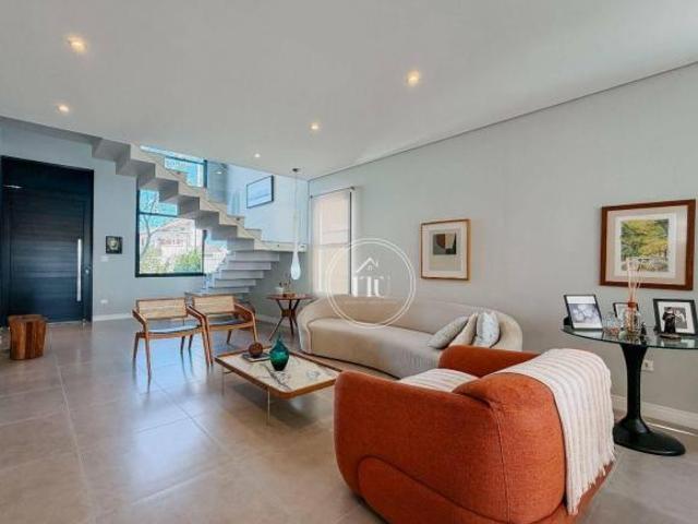 Casa com 4 quartos à venda, 263 m² por R$ 2.600.000