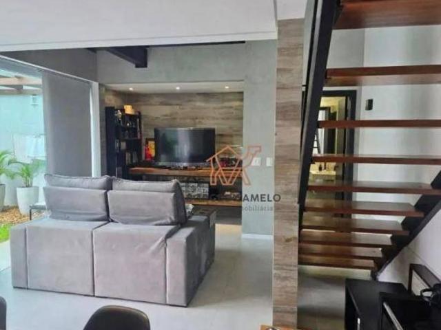Casa com 4 quartos à venda, 355 m² por R$ 2.200.000