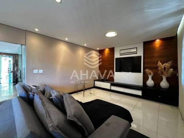 Casa com 4 Quartos à Venda, 375m²