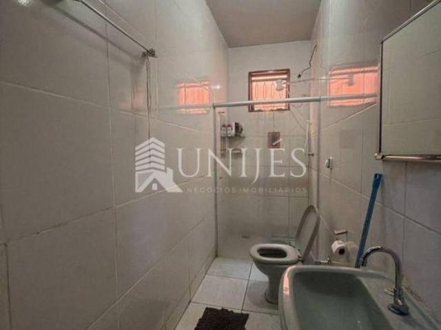 CASA COM 4 QUARTOS Á VENDA BAIRRO VILA NOVA