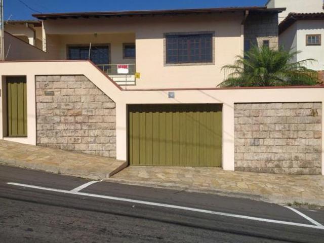 Casa com 4 quartos à venda em Varginha, no bairro Novo Horizonte