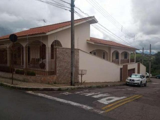 Casa com 4 quartos à venda em Varginha, no bairro Parque Boa Vista