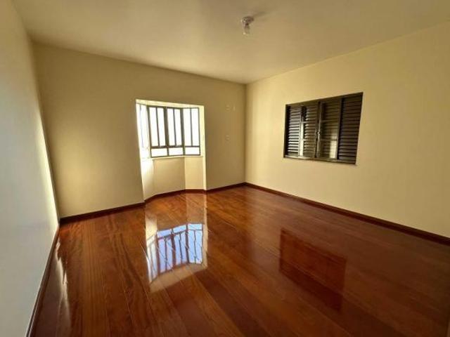 Casa com 4 quartos à venda em Varginha, no bairro Vila Pinto