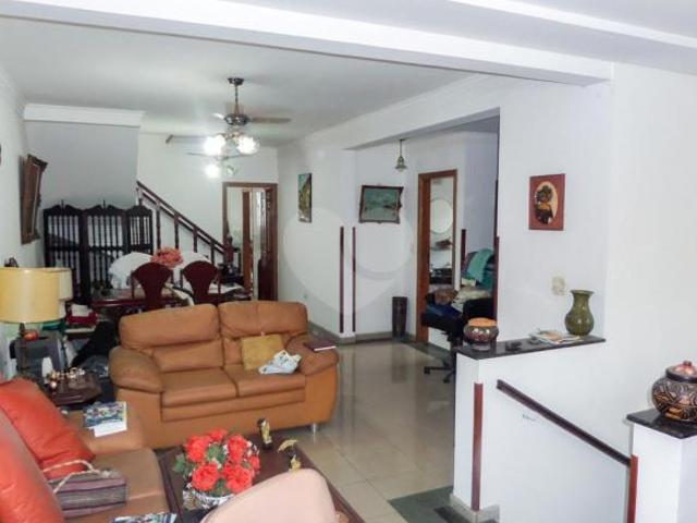 Casa com 4 quartos à venda em Aparecida SP