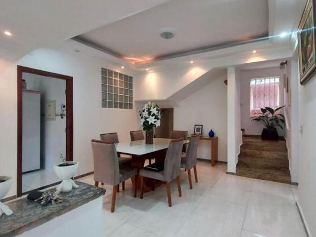 Casa com 4 quartos à venda em Belo Horizonte, no bairro Dona Clara