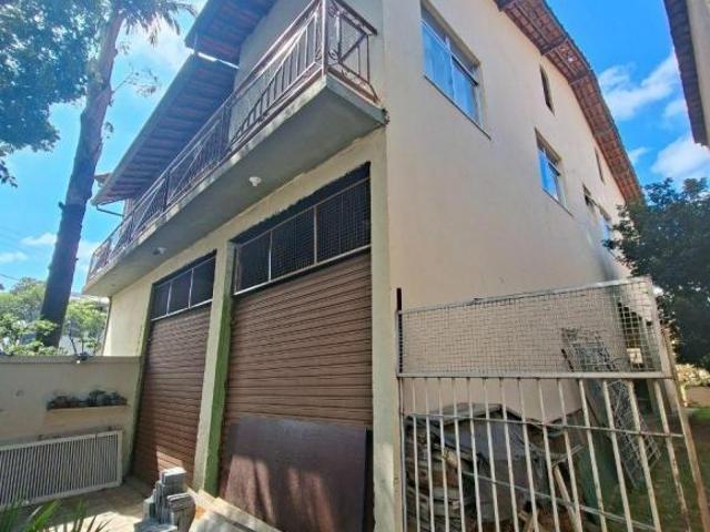 Casa com 4 quartos à venda em Belo Horizonte, no bairro Dona Clara