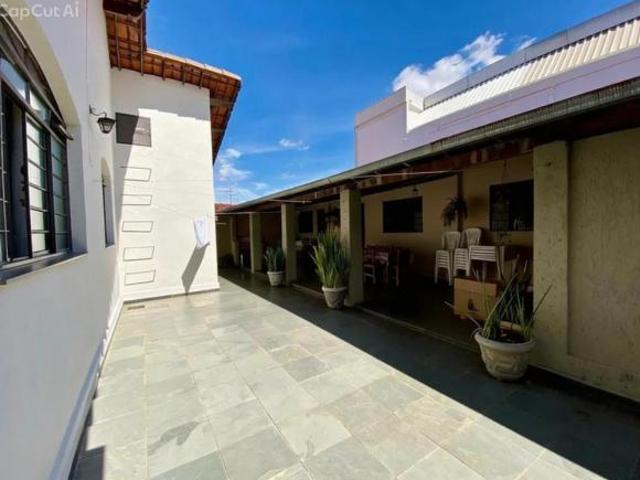 Casa com 4 quartos à venda em Belo Horizonte, no bairro Ouro Preto