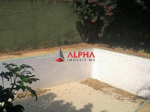 Casa com 4 quartos à venda em Belo Horizonte, no bairro Lindéia