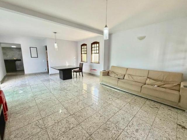 Casa com 4 quartos à venda em Belo Horizonte, no bairro Santa Amélia