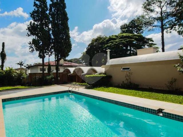 Casa com 4 quartos à venda em Interlagos SP
