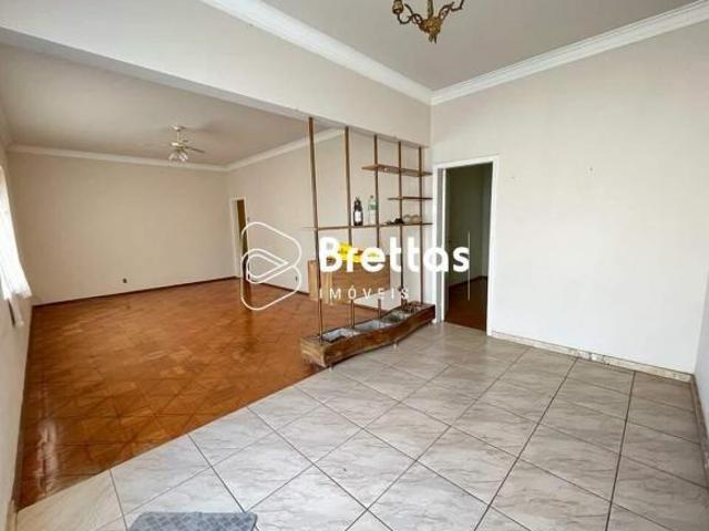 Casa com 4 quartos à venda em Lavras, no bairro Centro