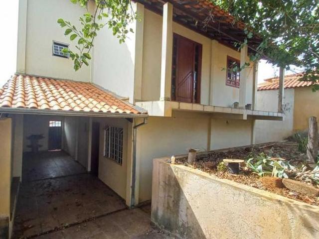 Casa com 4 quartos à venda em Nepomuceno, no bairro Centro