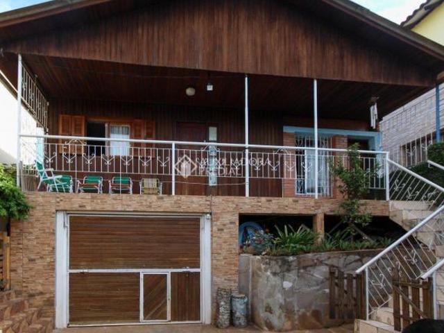 Casa com 4 Quartos à Venda no bairro Olaria com 300m²
