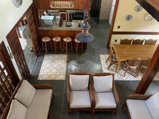 Casa com 4 quartos a passos para a praia de Toque Toque Pequeno