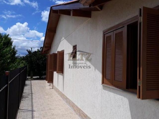Casa com 4 Quartos de Esquina