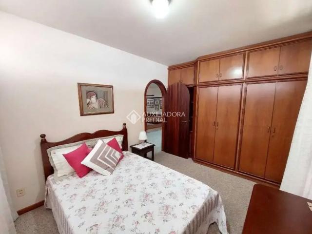 Casa com 4 quartos e 410m² para alugar em Centro, Florianópolis