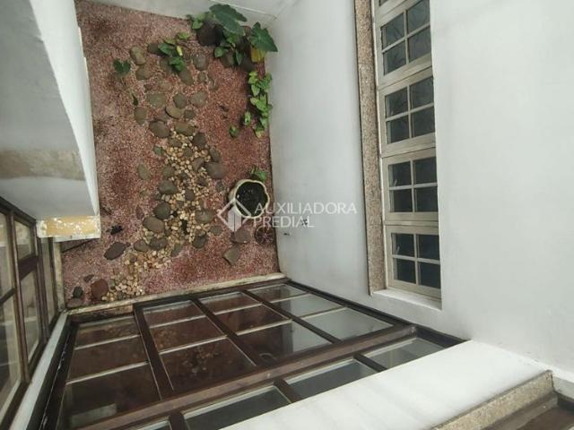 Casa com 4 quartos e 420m² para alugar em Vila Cachoeirinha, Cachoeirinha