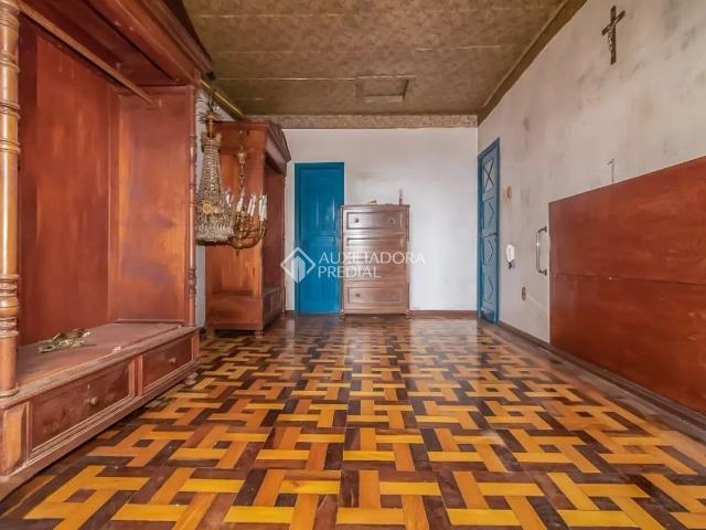 Casa com 4 quartos e 454m² para alugar em Bela Vista, Porto Alegre