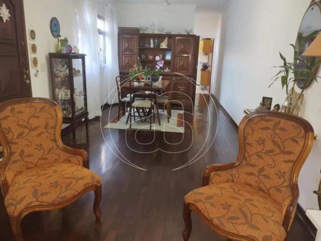 Casa com 4 Quartos e 4 banheiros à Venda, 230 m² por R$ 1.540.000