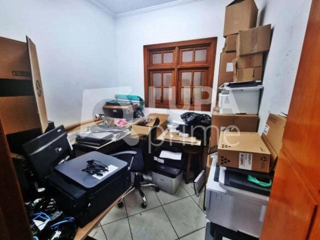 CASA COM 4 QUARTOS E 4 VAGAS DE GARAGEM À VENDA NA VILA MARIA BAIXA