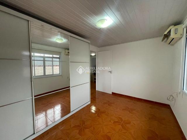 Casa com 4 quartos e 70m² para alugar em Forquilhinha, São José