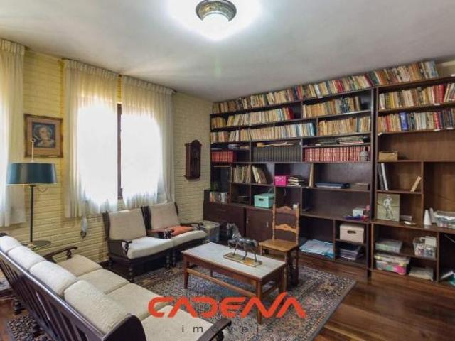 Casa com 4 quartos e 7 vagas à venda no Bom Retiro