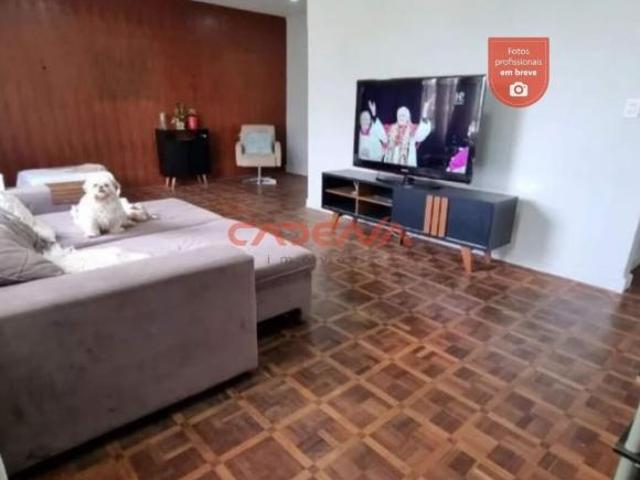 Casa com 4 quartos e 7 vagas à venda no Jardim Botânico