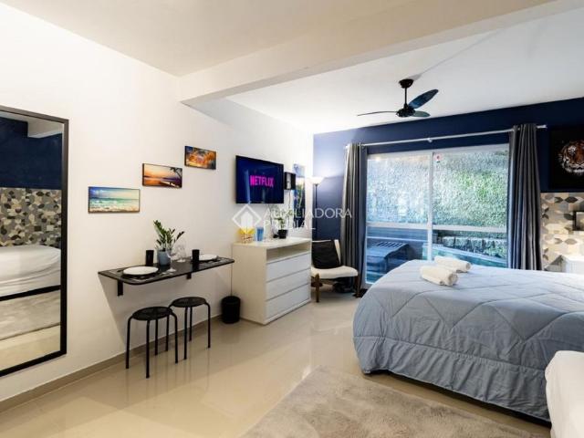 Casa com 4 quartos e 200m² para alugar em Agronômica, Florianópolis
