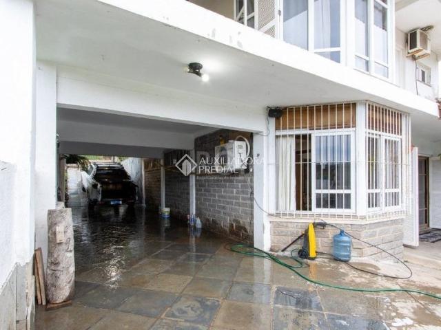 Casa com 4 quartos e 200m² para alugar em Hípica, Porto Alegre