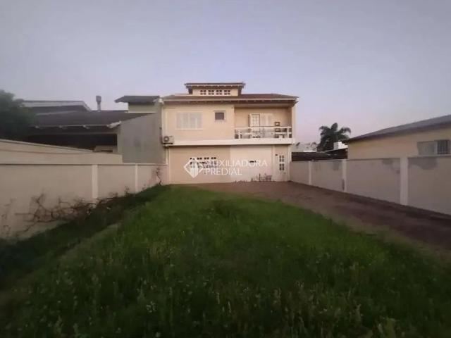 Casa com 4 quartos e 227m² para alugar em Harmonia, Canoas
